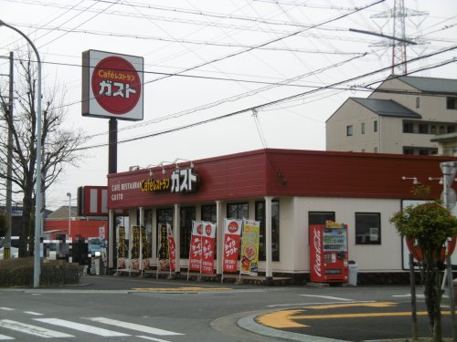 飲食店　ガスト岐大前店（飲食店）まで578m