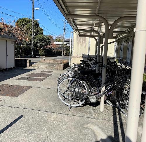 その他共有部分　屋根付き駐輪場完備