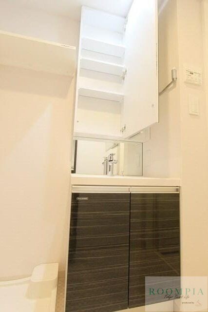 洗面設備　※同タイプの別のお部屋です。