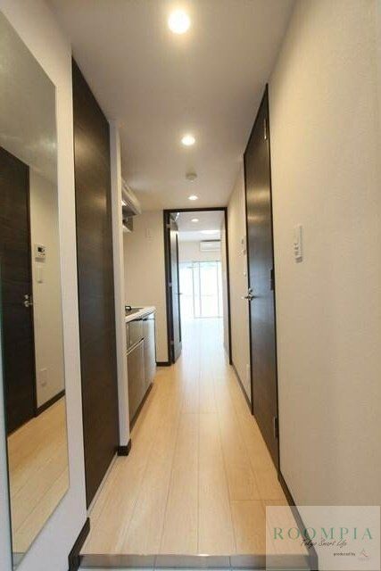 玄関　※同タイプの別のお部屋です。