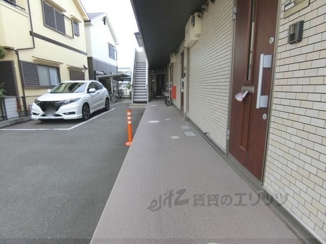 エントランス　通路