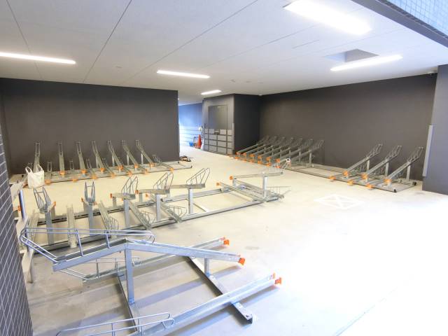 ＪＲ中央本線 金山駅 徒歩7分 11階建 築6年の外観写真