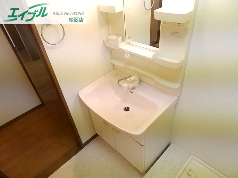 洗面設備　別部屋参考写真です