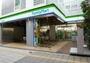 コンビニ　ファミリーマート三軒茶屋東店（コンビニ）まで374m