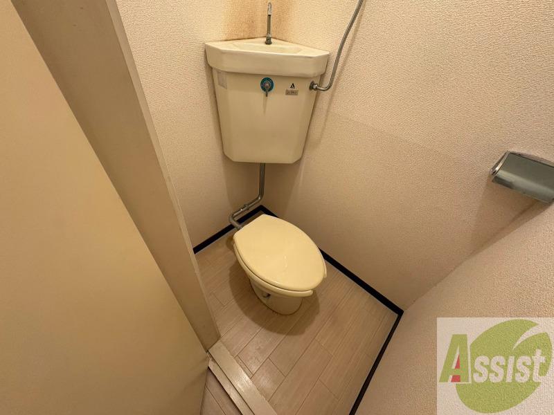 トイレ　こちらはトイレです。清潔感があり、安心して使用できます。