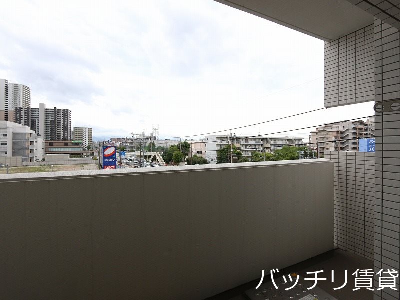 バルコニー　別号室の画像。現況を優先します。