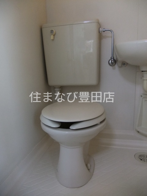 トイレ　リフォーム前
