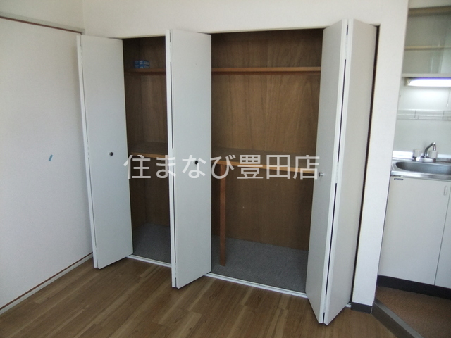 収納　リフォーム前