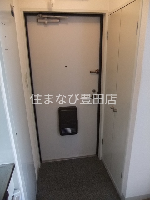 玄関　リフォーム前