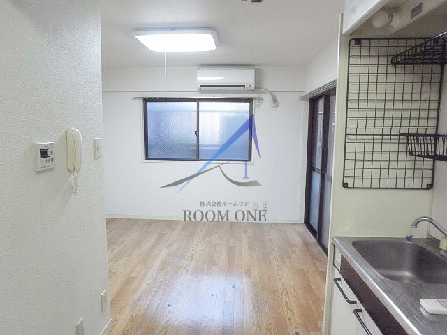 キッチン　洋室のお部屋です。