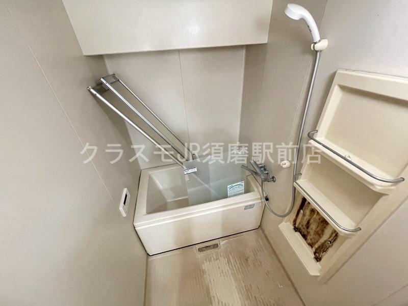 バス・シャワールーム　一日の疲れを洗い流す大切な空間。ゆったりくつろいでください。