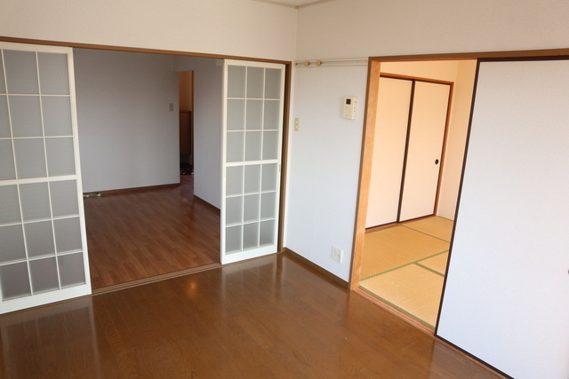 ベルパーク泉中央の居間写真