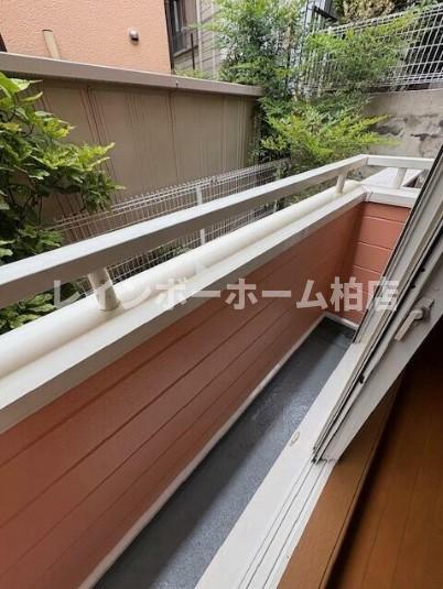 バルコニー　陽当たり良好なバルコニーです