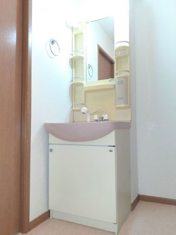 洗面設備　使いやすい洗面所です