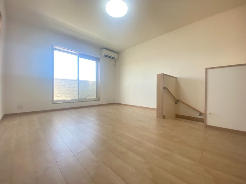 居室・リビング　広々としたお部屋です！