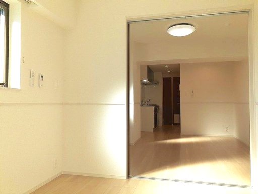 その他部屋・スペース　二面採光で開放的なお部屋