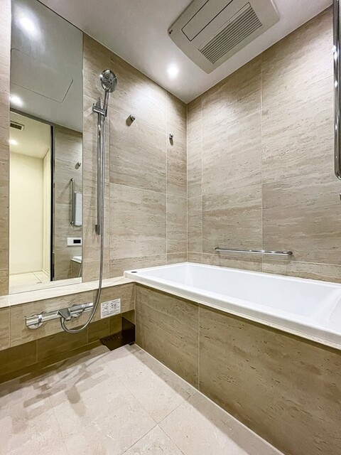 バス・シャワールーム　※写真は同タイプ住戸です。