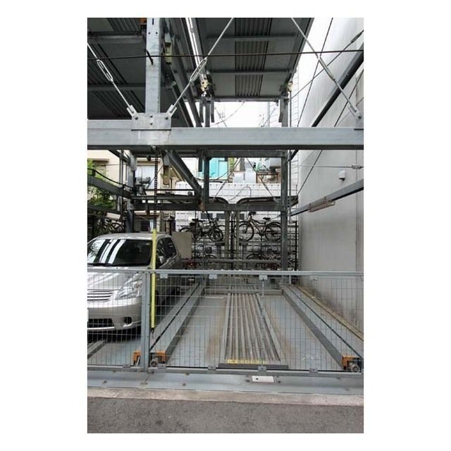 エントランス　駐車場