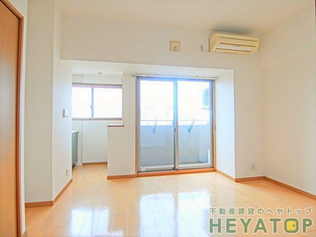 居室・リビング　洋室９帖（同仕様写真）