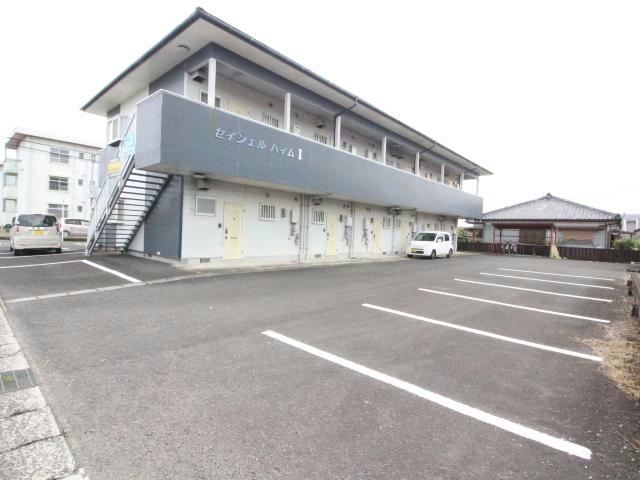 北諸県郡三股町稗田のアパートの建物外観