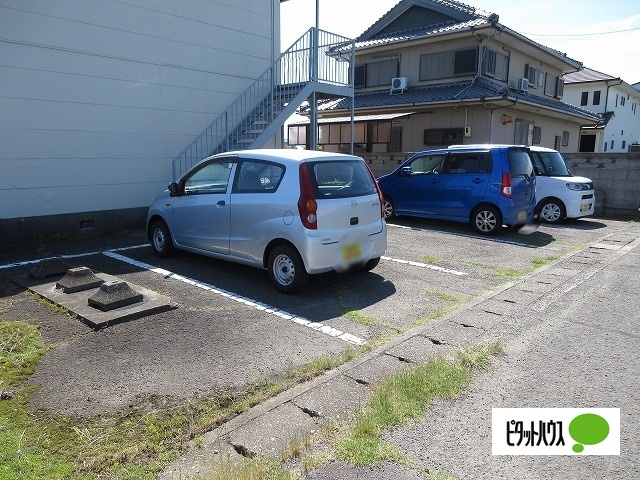 【コーポ海苑の駐車場】