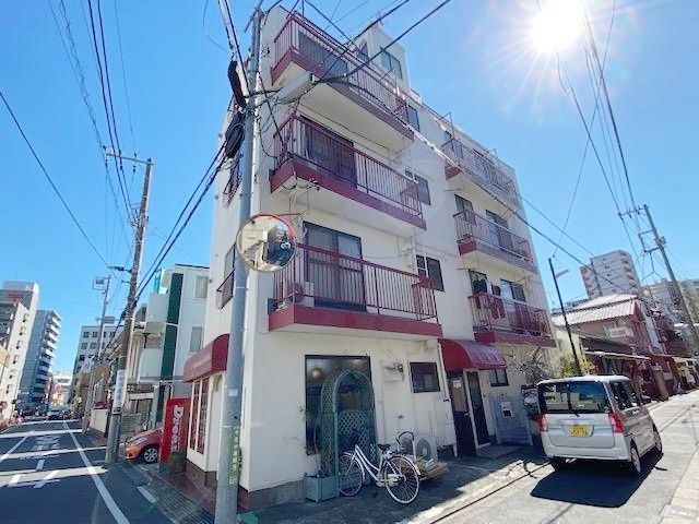 中居町コーポの建物外観