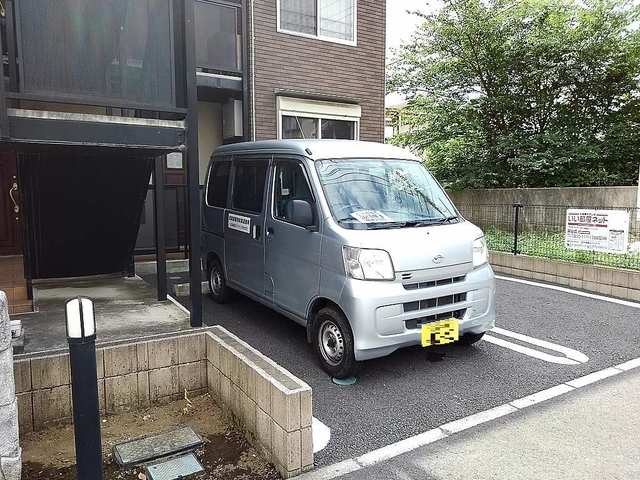 【リバーサイド　ユキの駐車場】