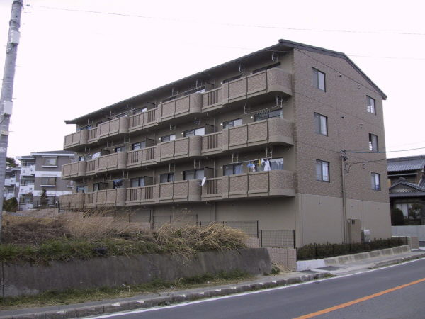 愛知郡東郷町大字和合のマンションの建物外観