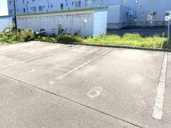 【ビレッジハウス大町1号棟の駐車場】