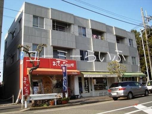 平塚市龍城ケ丘のマンションの建物外観