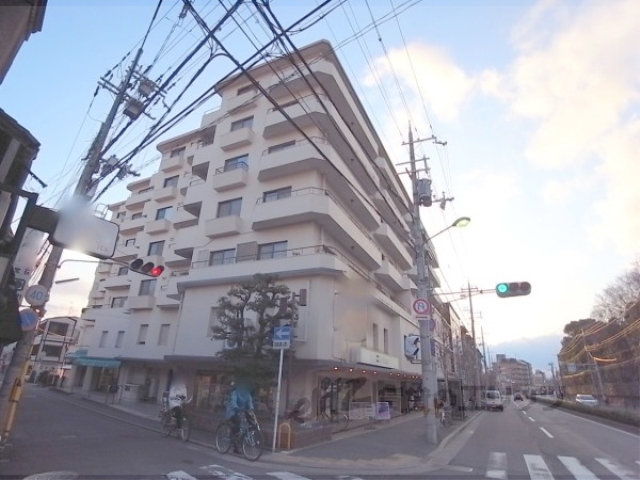 京都市左京区田中関田町のマンションの建物外観