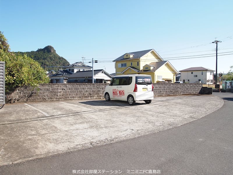 【カーサヴェルデの駐車場】