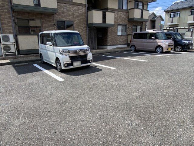 【アリオス　Ｄの駐車場】