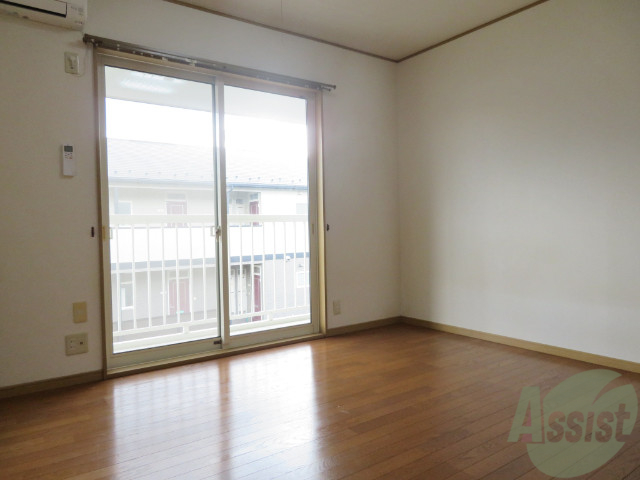 居室・リビング　お写真は２０３号室のものになります。ご参考にしてくださいませ