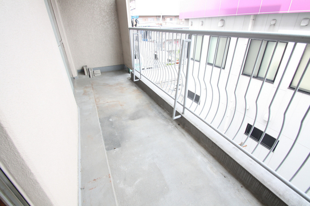 バルコニー　※別室の参考写真の為、現況優先です。