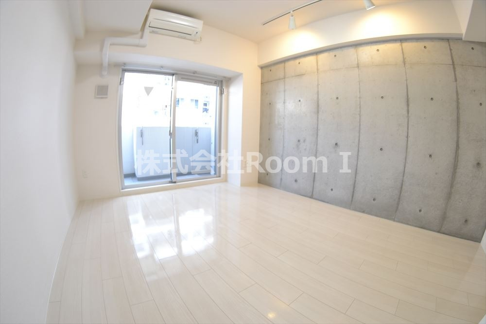 その他部屋・スペース　落ち着いた色調の寝室です