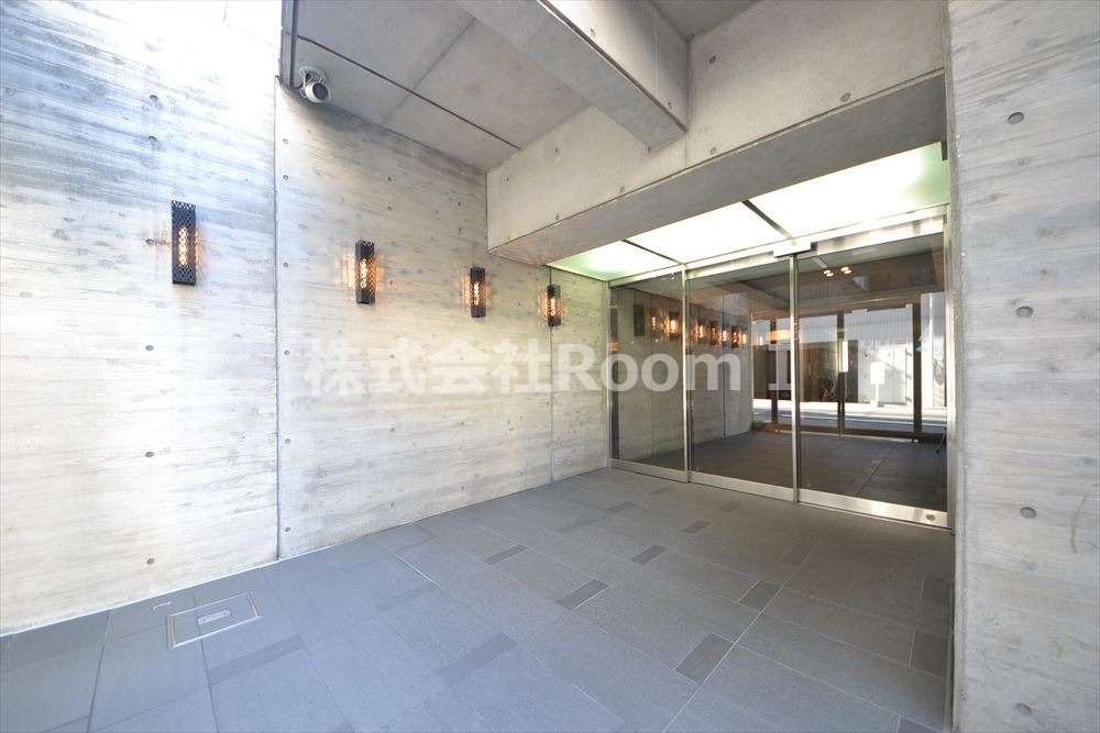 エントランス　ゆとりのあるエントランスです