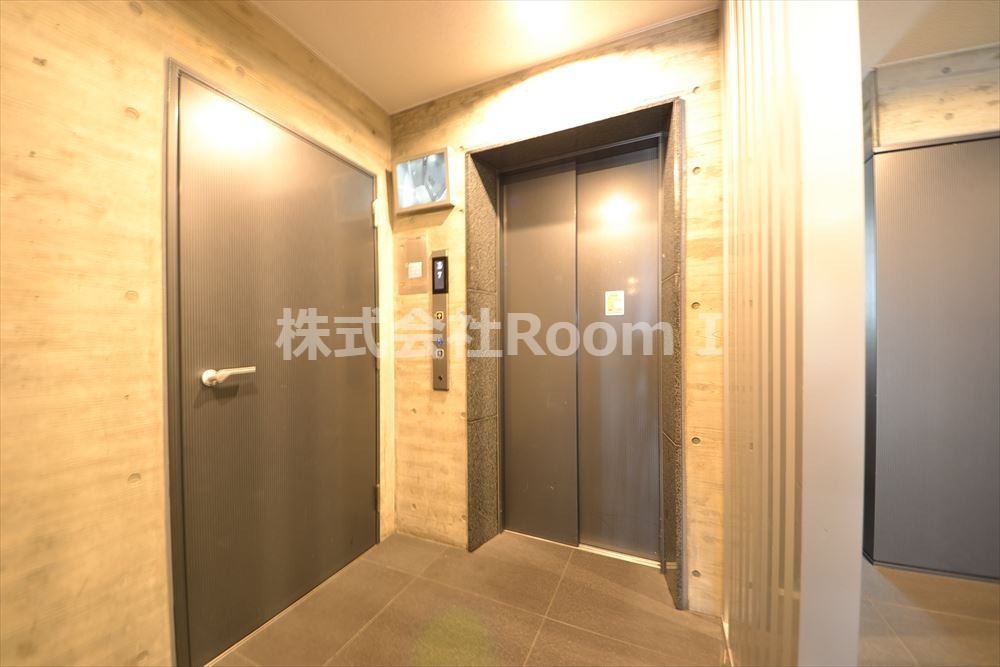 その他共有部分　清潔なエントランスです