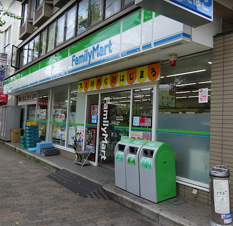 コンビニ　ファミリーマート 阪神大石駅前店（コンビニ）まで195m