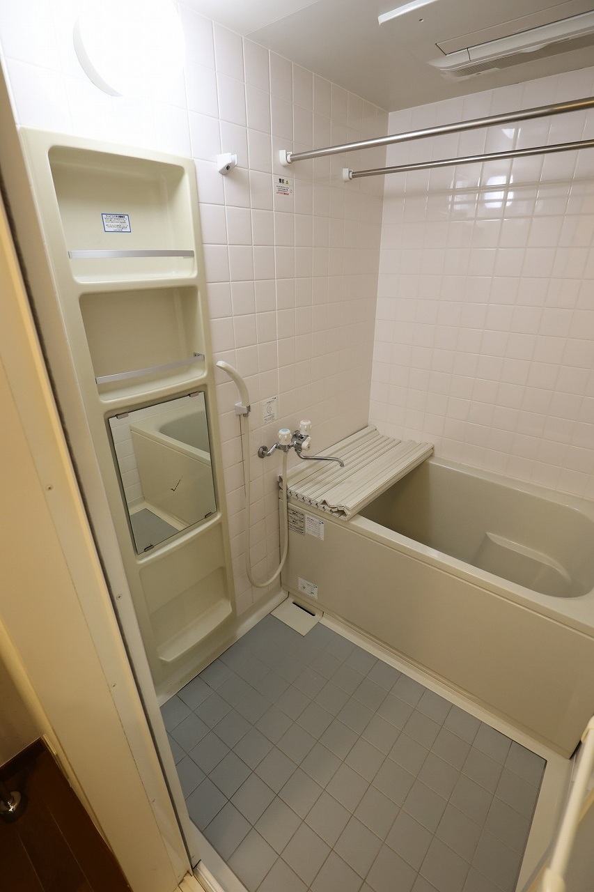 バス・シャワールーム　バス