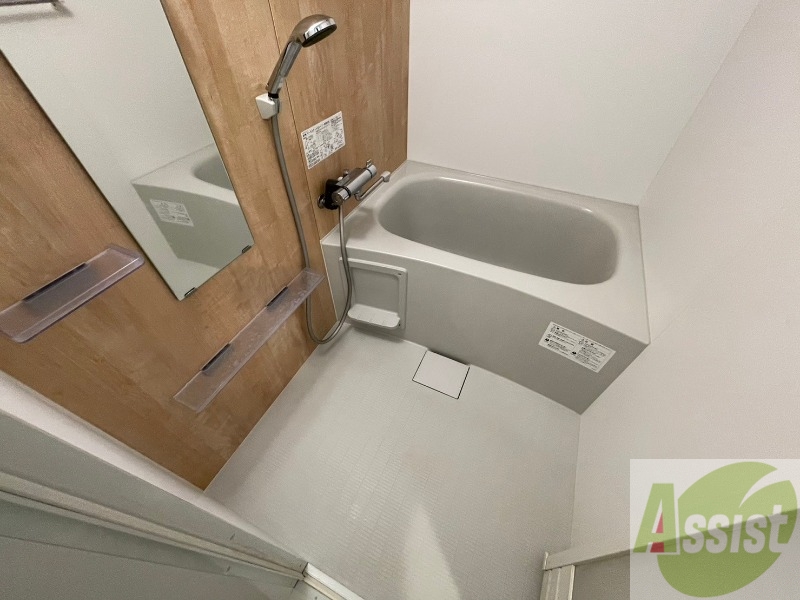 バス・シャワールーム　ユニットバスです。疲れを癒すのに欠かせませんね！