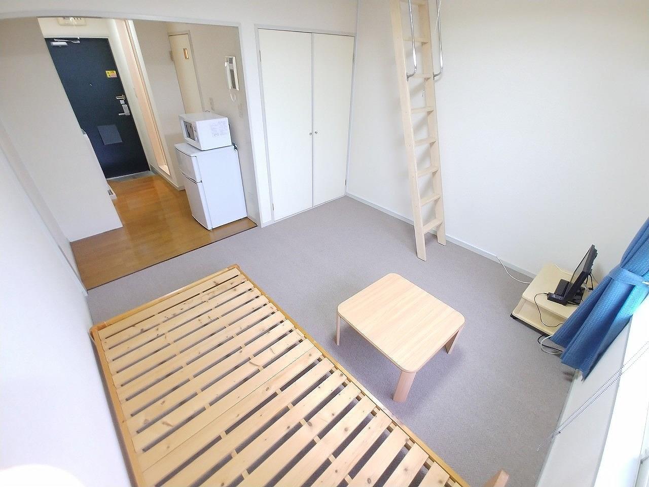 居室・リビング　居室（間取りにより小窓あり）