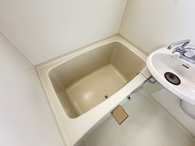 バス・シャワールーム　同物件別部屋イメージ写真