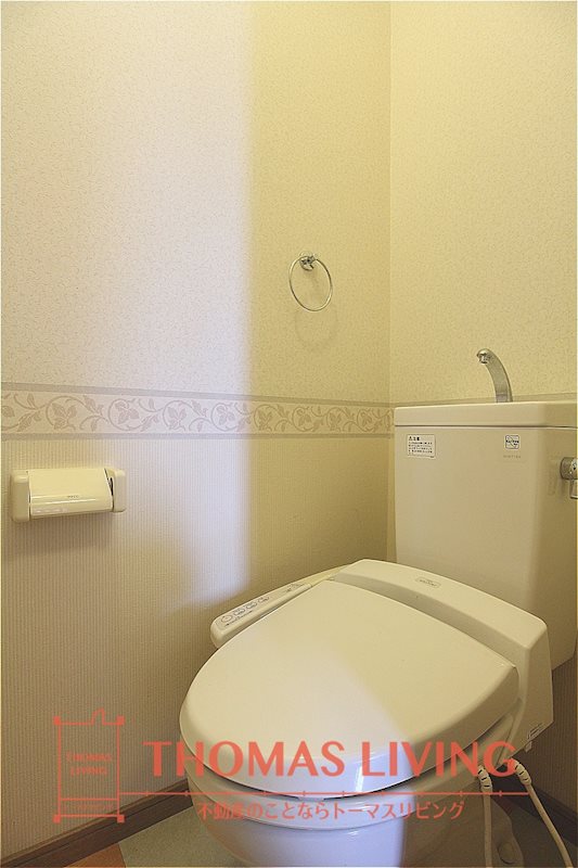 トイレ　温水洗浄便座です。