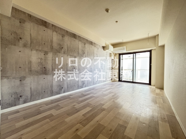 居室・リビング　ワイドな窓で通風、採光に優れたお部屋です！