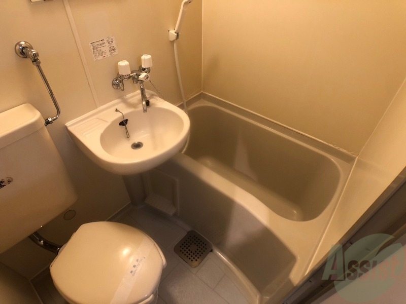 バス・シャワールーム　お風呂になります。一日の疲れを癒してくださいね。