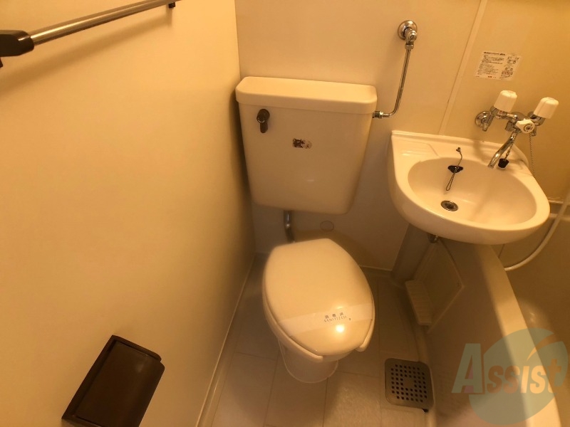 トイレ　こちらはトイレです。清潔感があり、安心して使用できます。