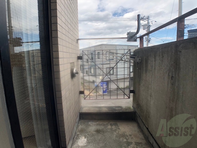 バルコニー　バルコニーです。洗濯物を干したり一息ついたりできますね！