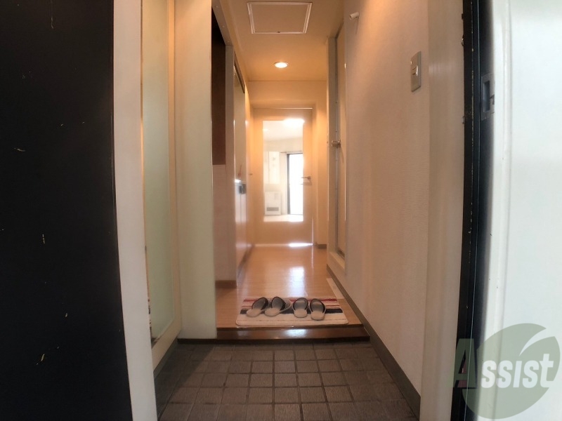 玄関　玄関の様子です。明るい印象ですね。気分もあがりそう。