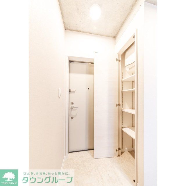 玄関　写真は同タイプ住宅です